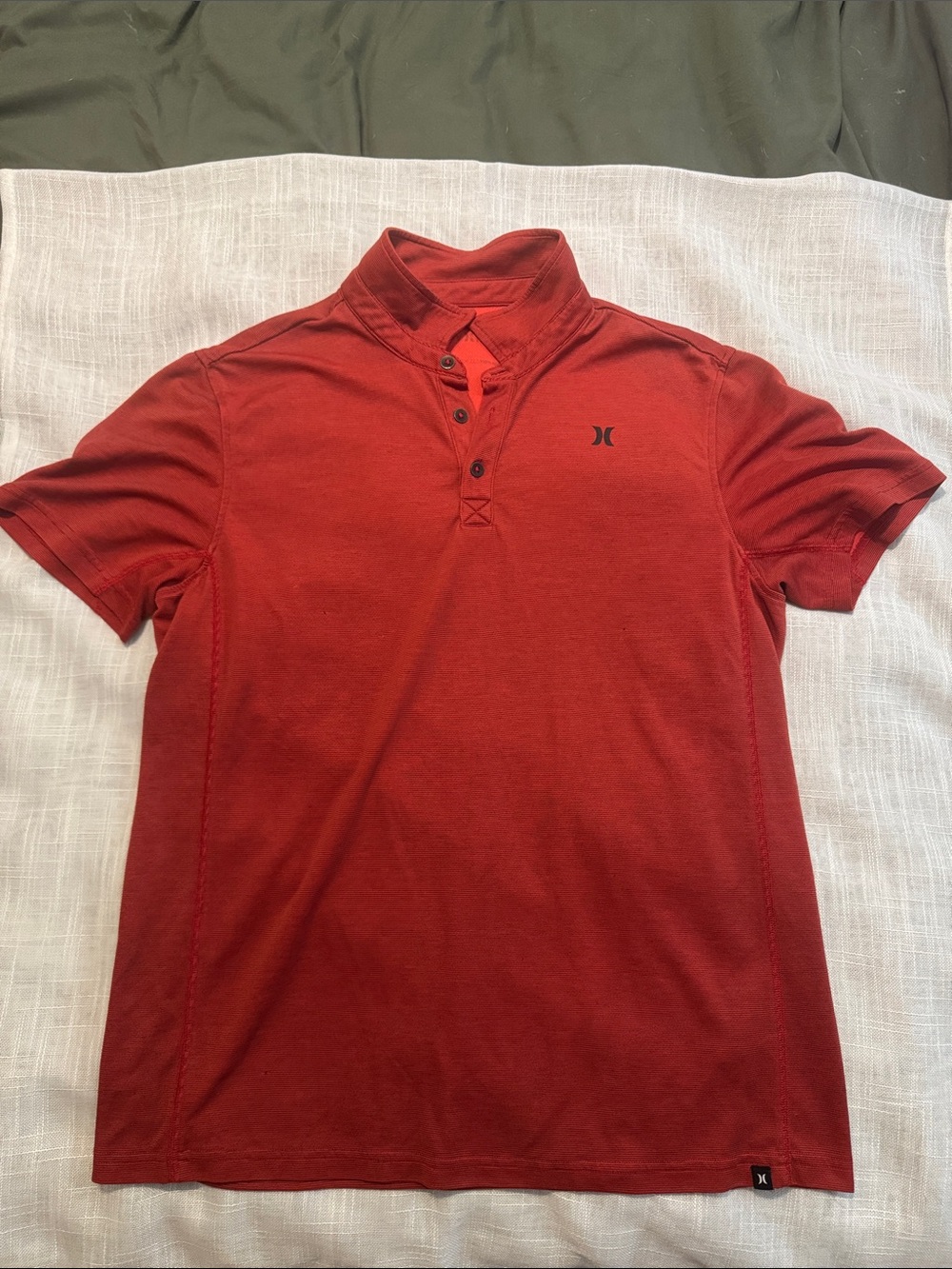 Hurley Men’s Red Short-Sleeve Henley Polo Shirt